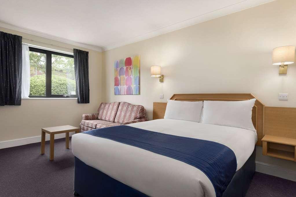 Days Hotel
