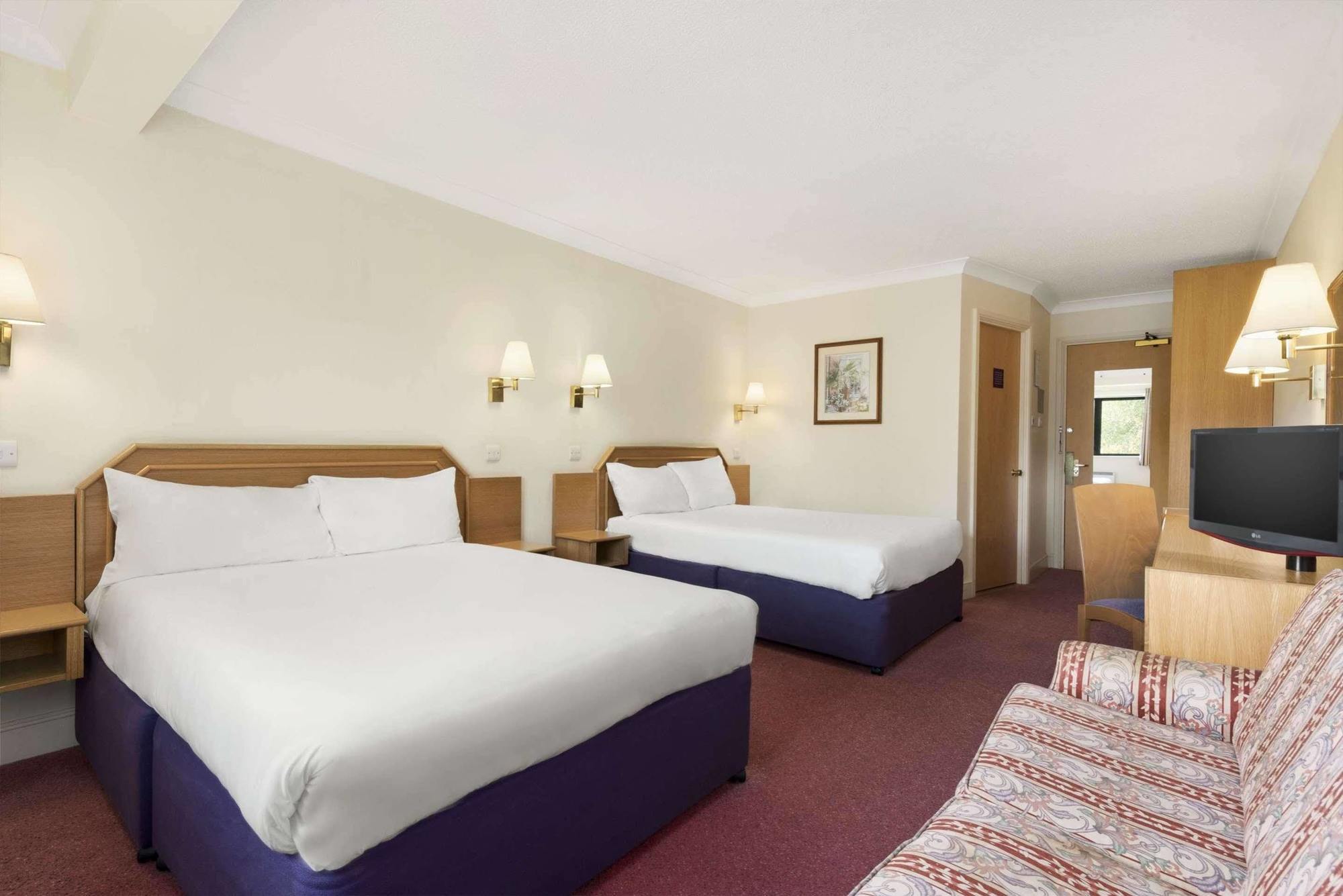 Days Hotel Stafford