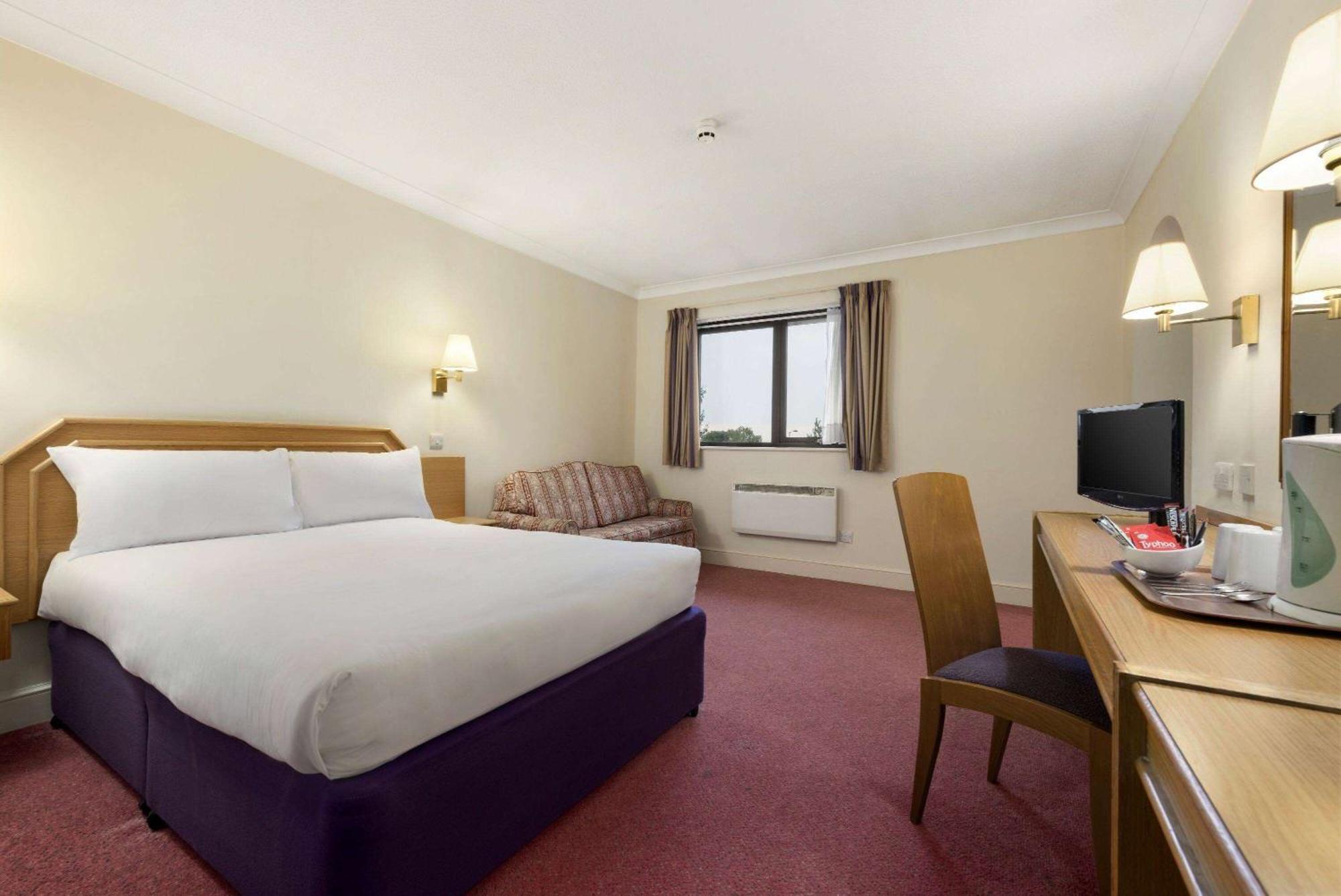 Days Hotel Stafford