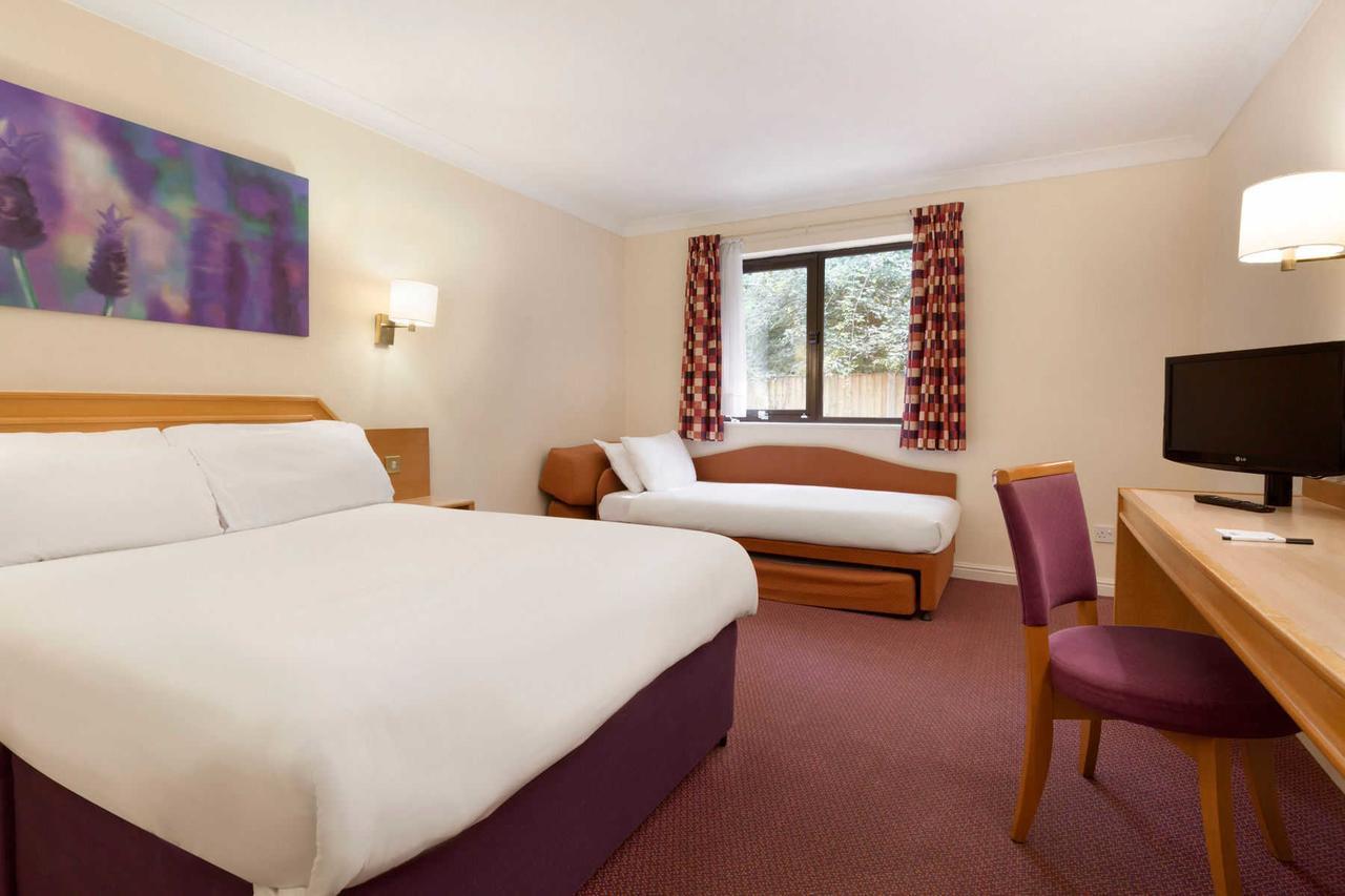 Hotel Days Stafford